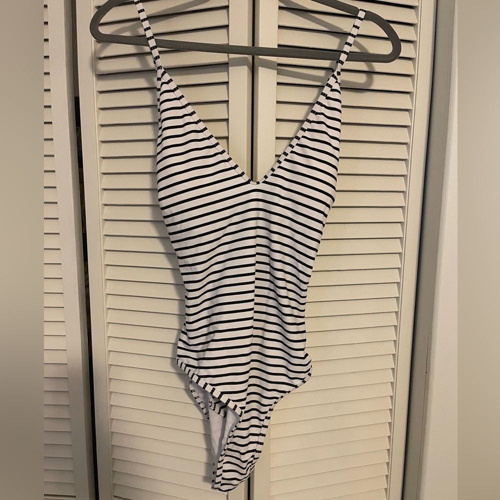 CUPSHE bathing suit